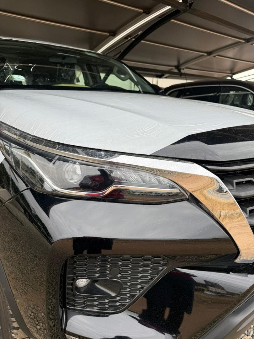 Toyota Fortuner 2.8 Diesel - Image 3