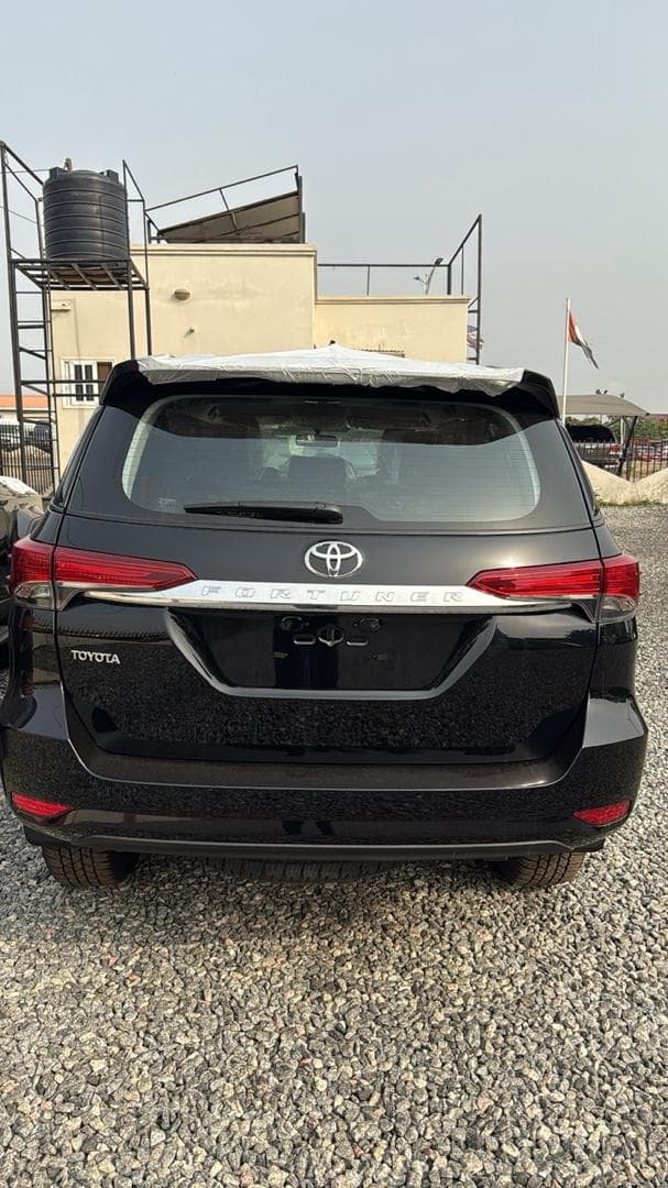 Toyota Fortuner 2.8 Diesel - Image 5